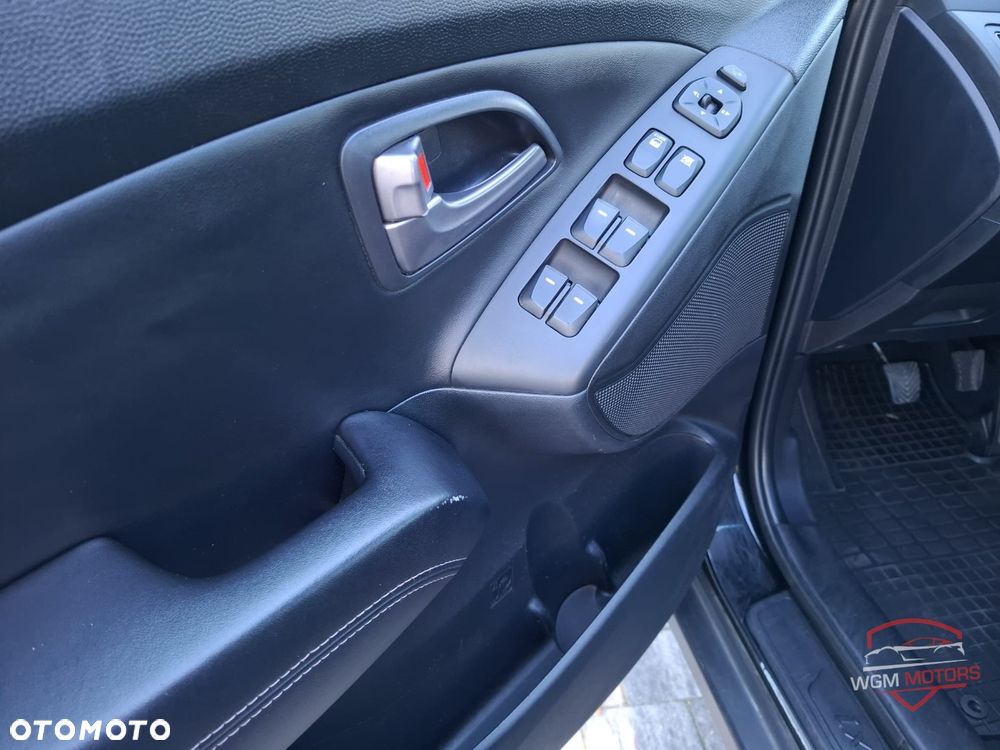 Hyundai Tucson blue 1.7 CRDi 2WD Style - 11