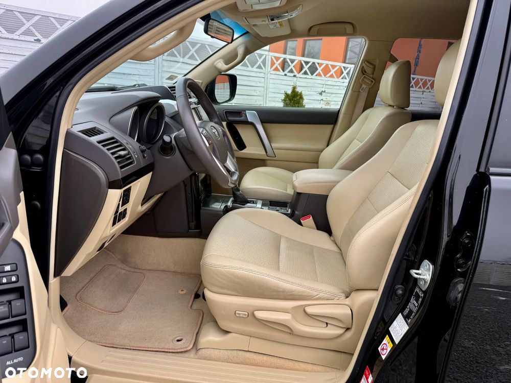 Toyota Land Cruiser LC 2.8 D-4D Premium - 8