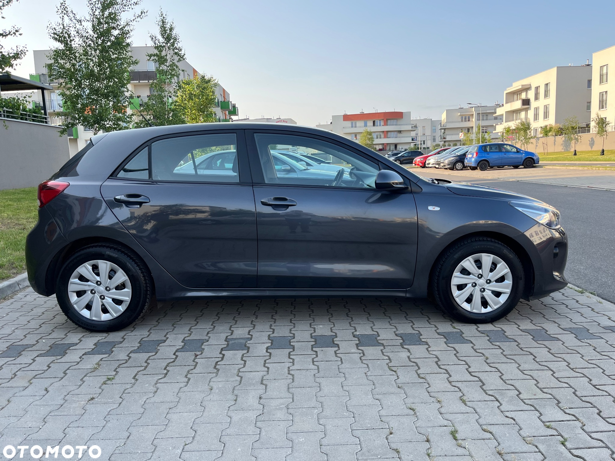 Kia Rio 1.2 L - 18