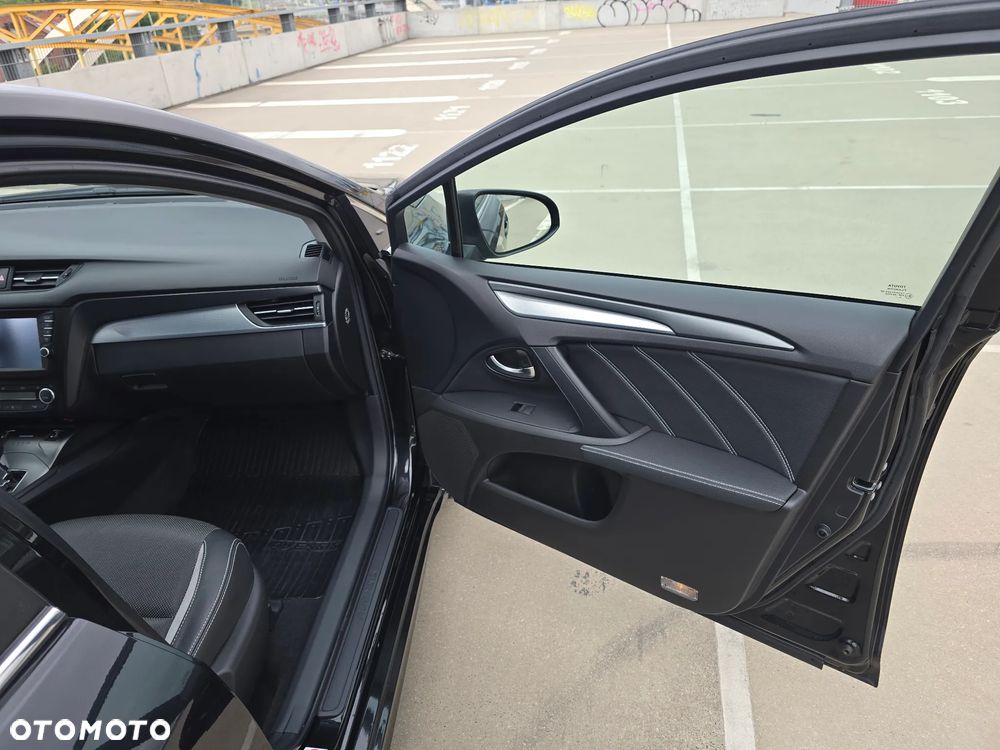 Toyota Avensis 1.8 Premium MS - 22
