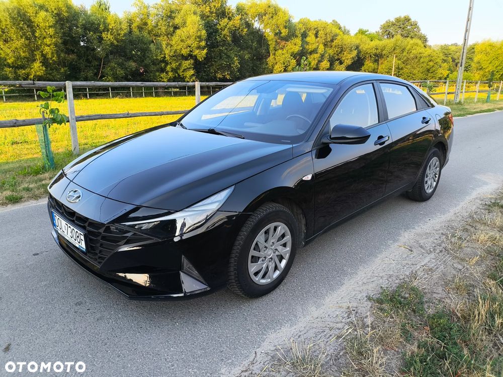 Hyundai Elantra - 11