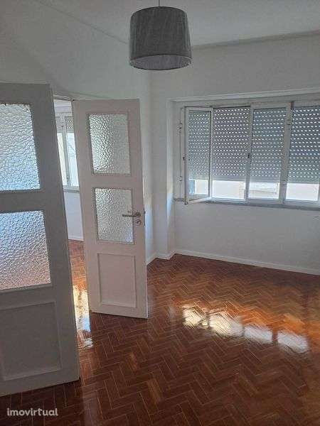 T2 à Praça Paiva Couceiro - Grande imagem: 5/12