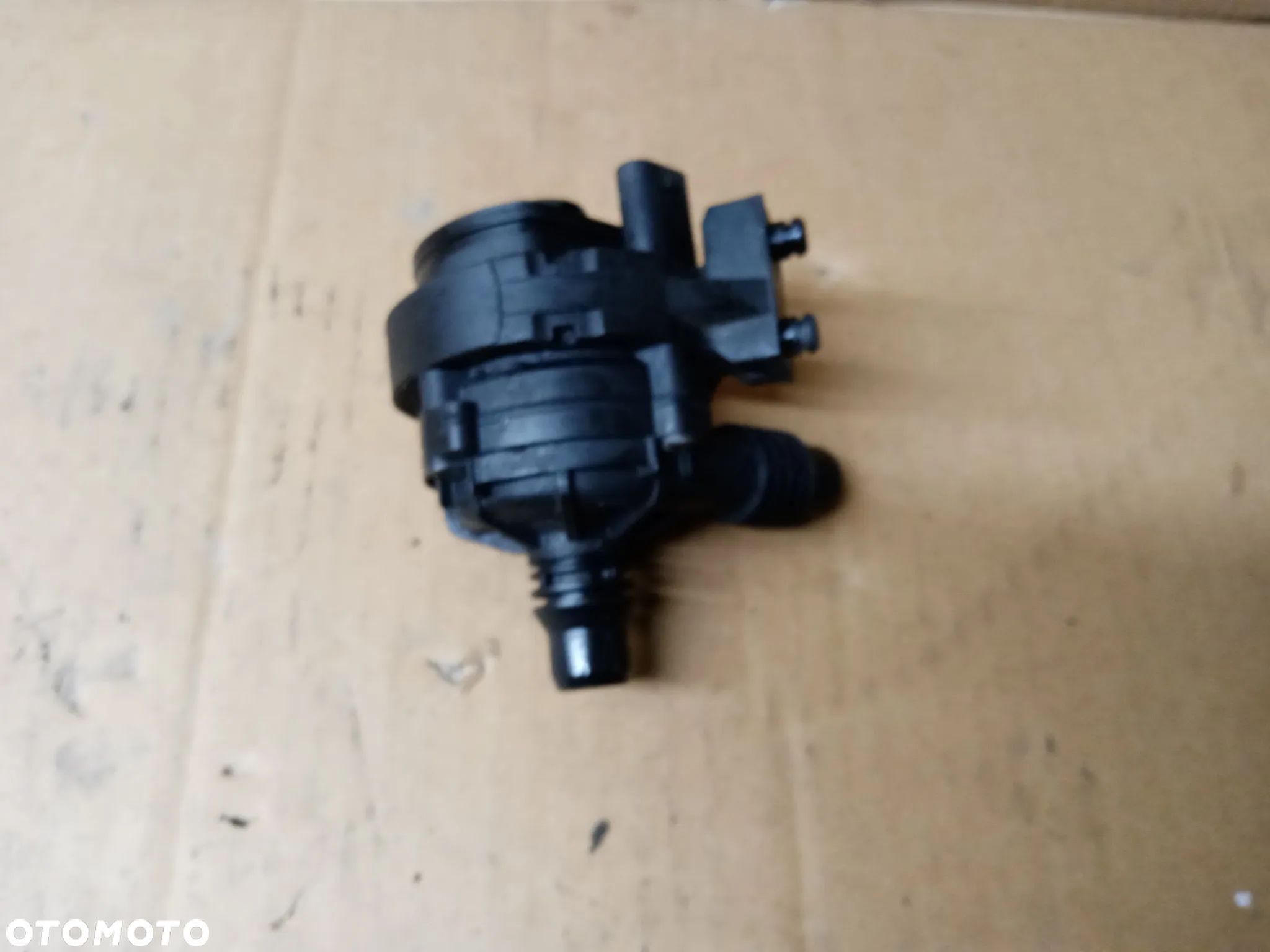 Dodatkowa pompka obiegu wody elektrozawór BMW M5 G30 F90 6834923 - 1