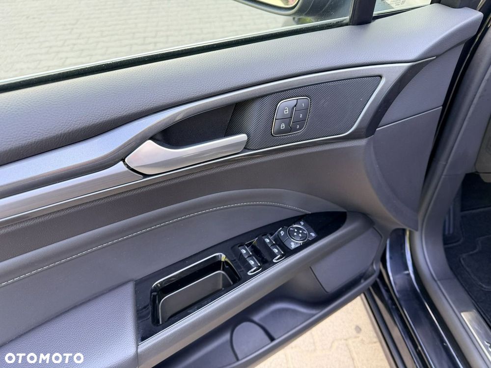 Ford Mondeo - 17