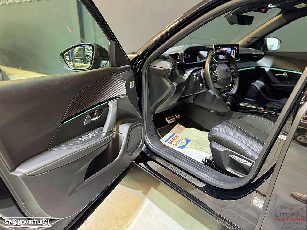 Peugeot 2008 1.2 PureTech GT EAT8 - 13