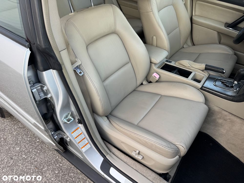 Subaru Outback Legacy 3.0RE NAV/NSE - 15