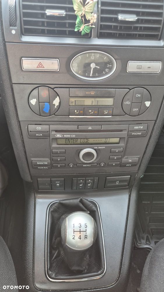 Ford Mondeo 1.8 Ghia - 13
