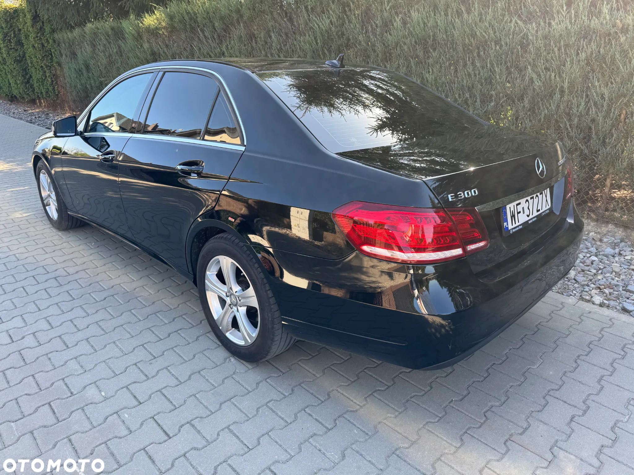 Mercedes-Benz Klasa E 300 BlueTEC HYBRID 7G-TRONIC Elegance - 15