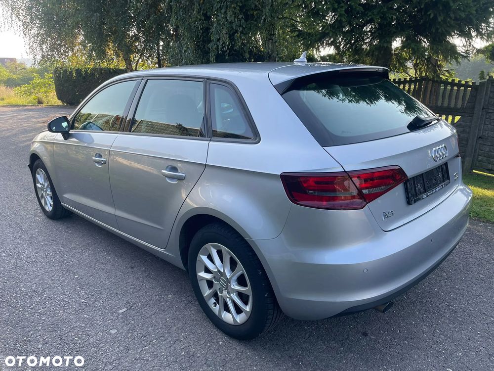 Audi A3 1.6 TDI (clean diesel) S line Sportpaket - 4