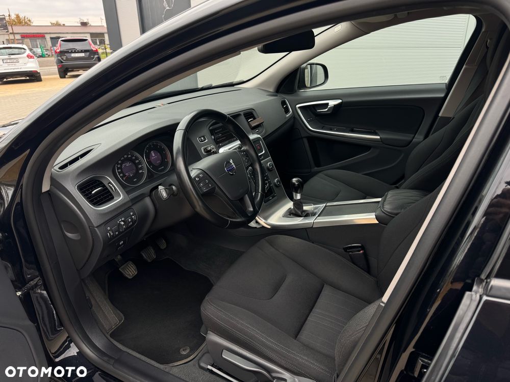 Volvo S60 D2 Momentum - 8