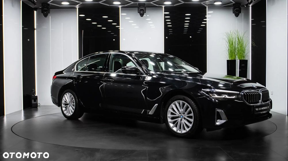 BMW Seria 5 520d xDrive Luxury Line - 9