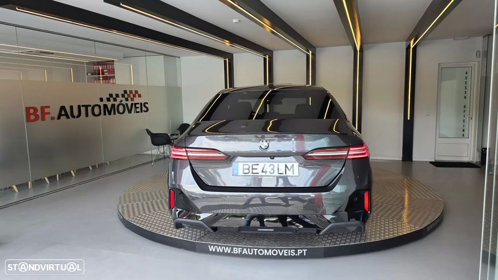 BMW 520 d Pack Desportivo M - 17