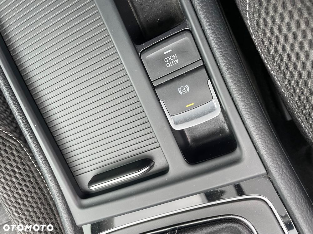 Volkswagen Golf 1.6 TDI BlueMotion Technology Cup - 25
