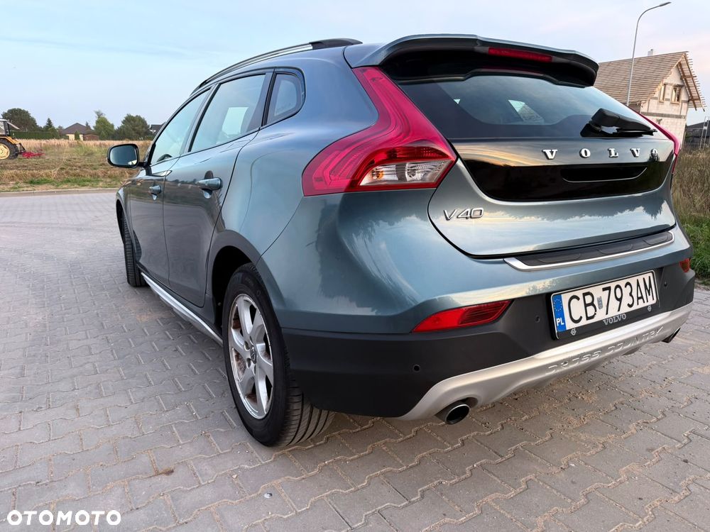 Volvo V40 Cross Country - 3