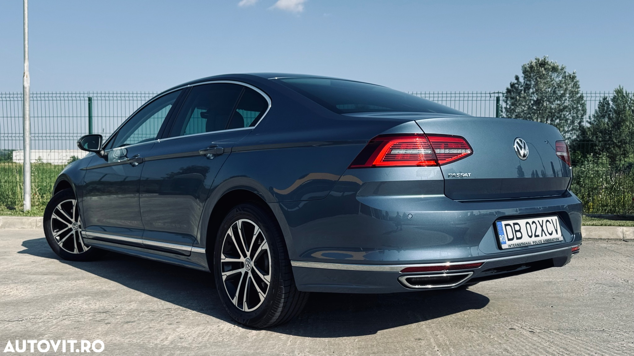 Volkswagen Passat - 10