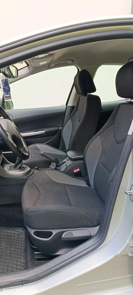 Peugeot 308 - 8