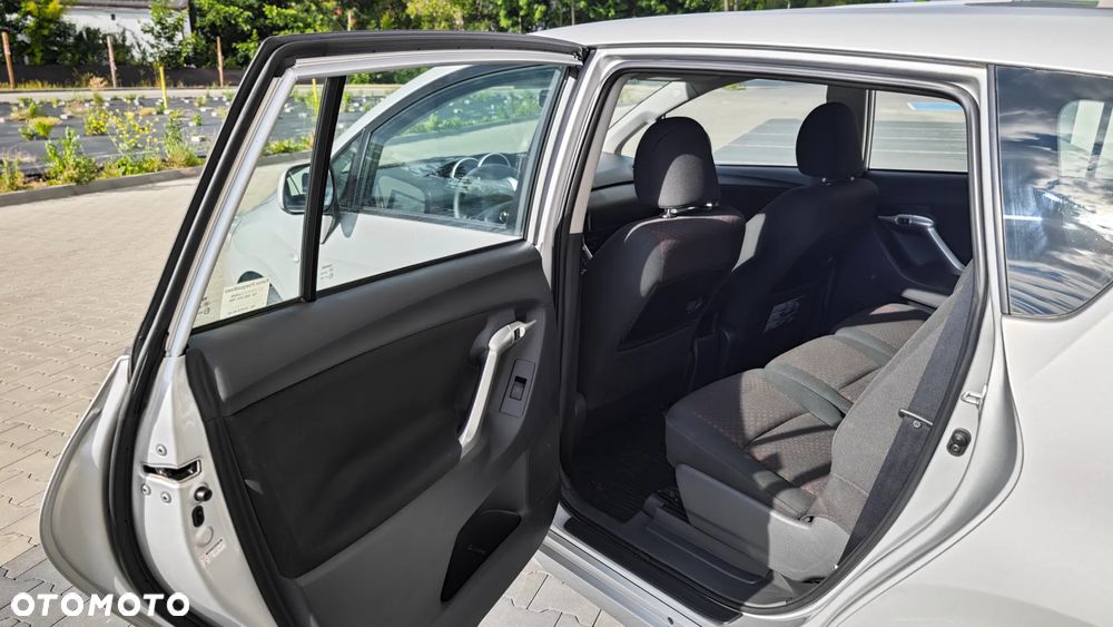 Toyota Verso 1.8 Premium EU5 7os - 9
