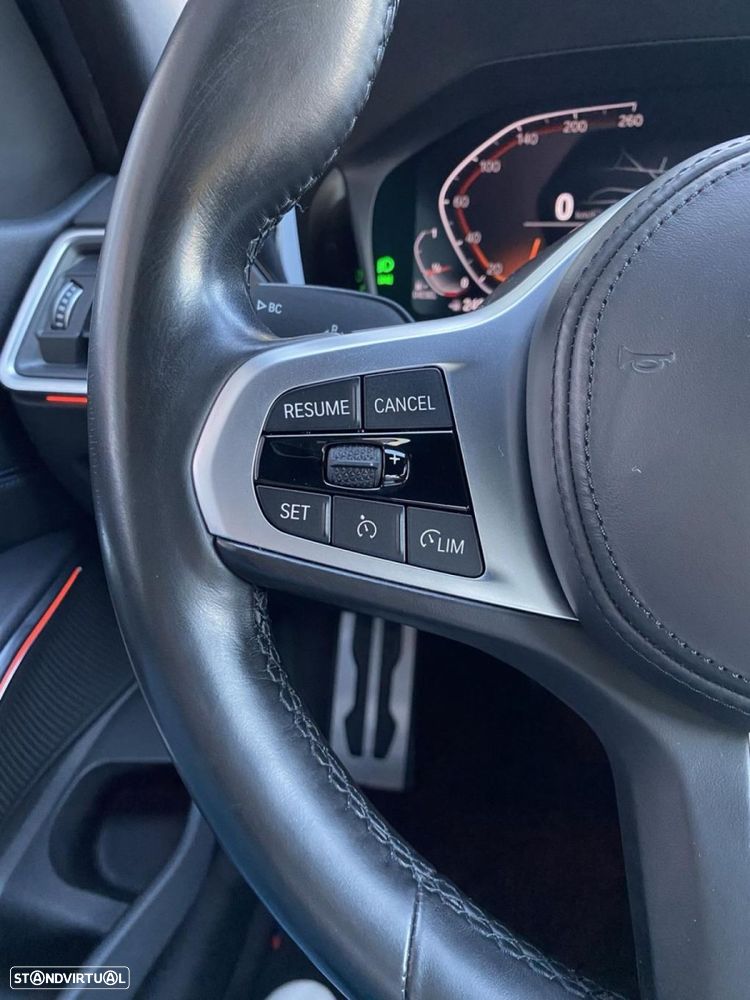 BMW 318 d Pack Desportivo M Auto - 47
