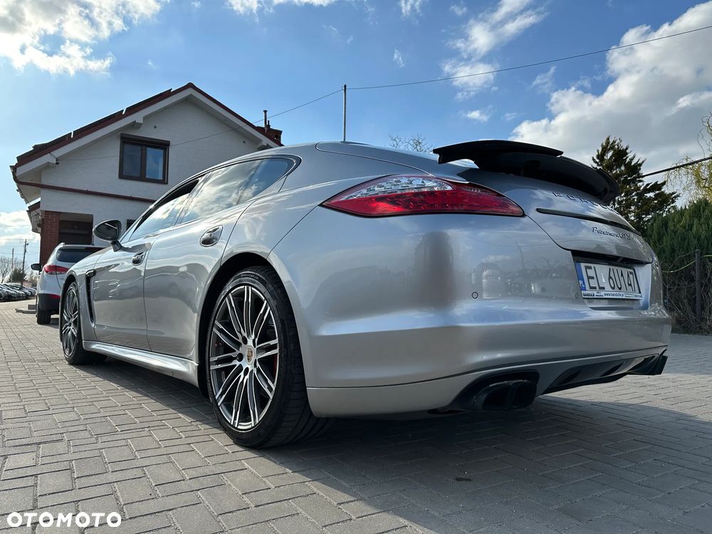Porsche Panamera GTS - 34