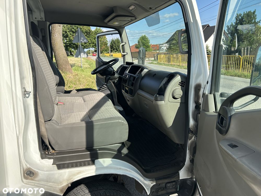 Nissan CABSTAR - 12