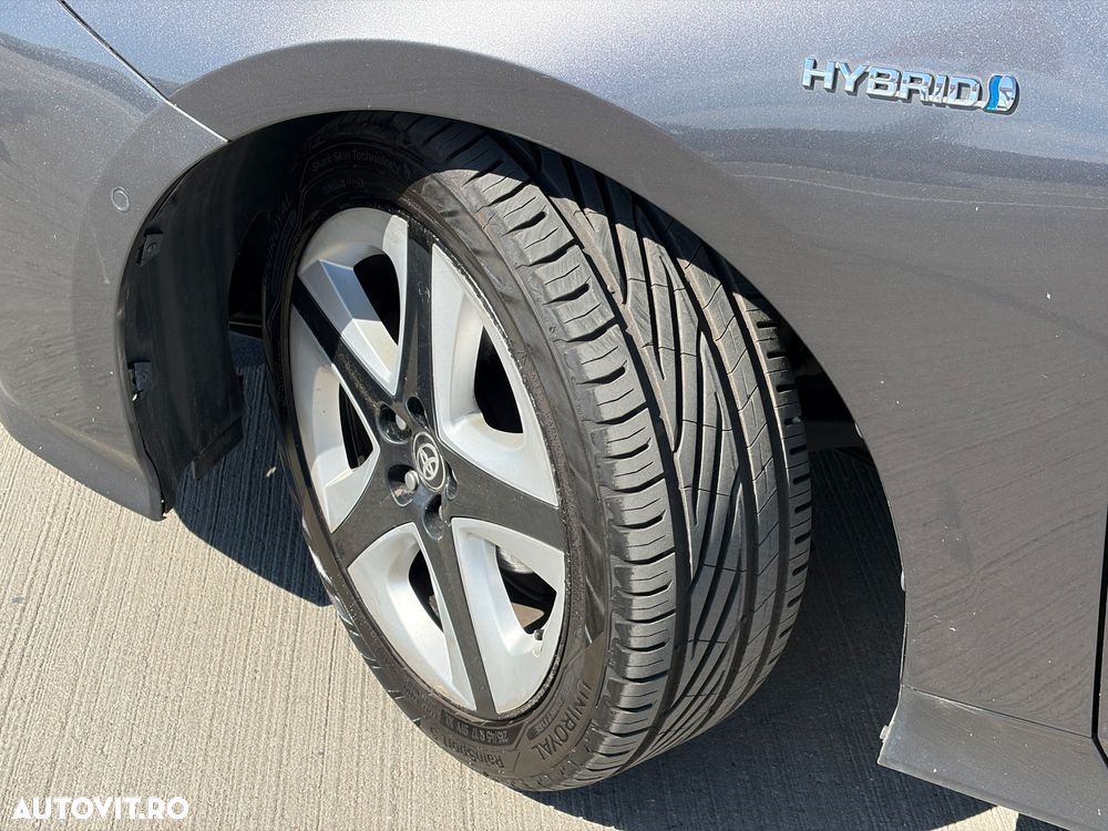 Toyota Prius (Hybrid) Executive - 7