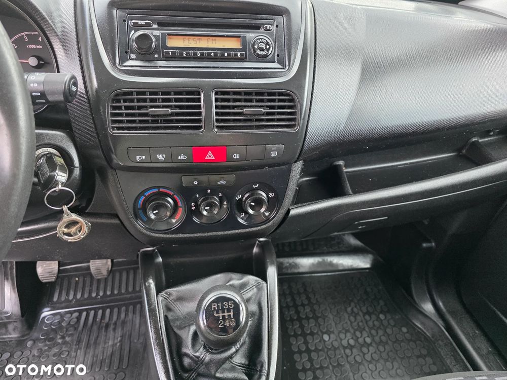 Opel Combo 1.4 BENZYNA DOBLO - 12