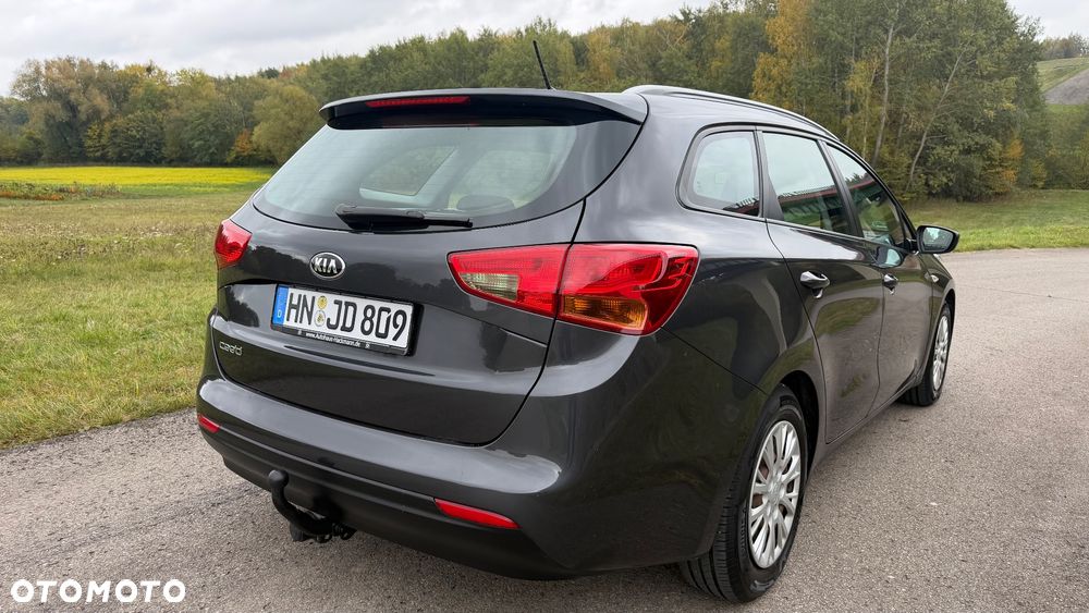 Kia Ceed - 27