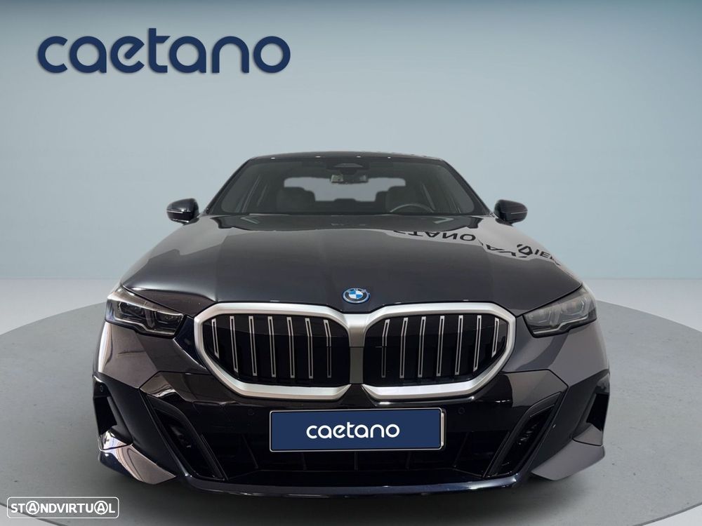 BMW 530 e Pack Desportivo M - 2