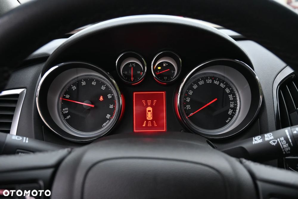 Opel Astra ver-1-4-turbo-cosmo - 38