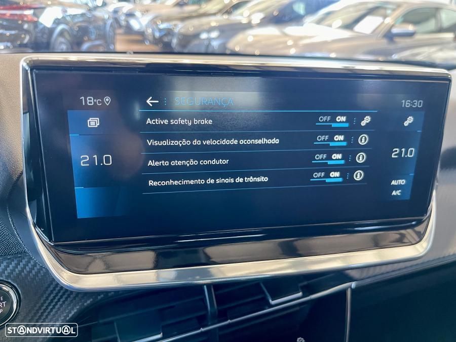 Peugeot 2008 1.2 PureTech Allure Pack - 23