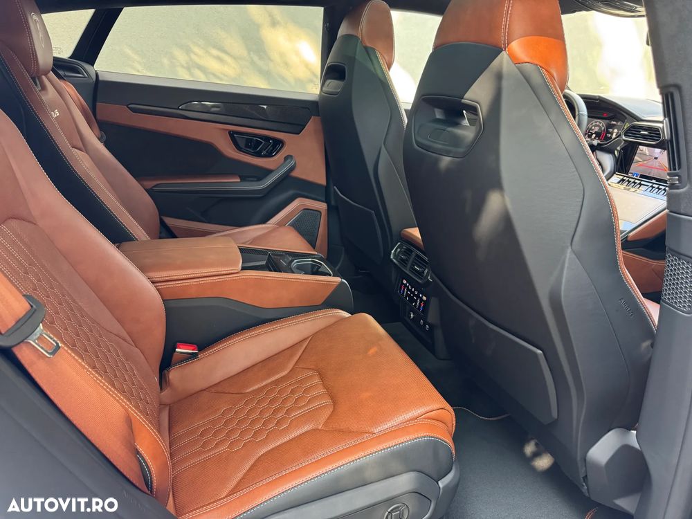 Lamborghini URUS - 14