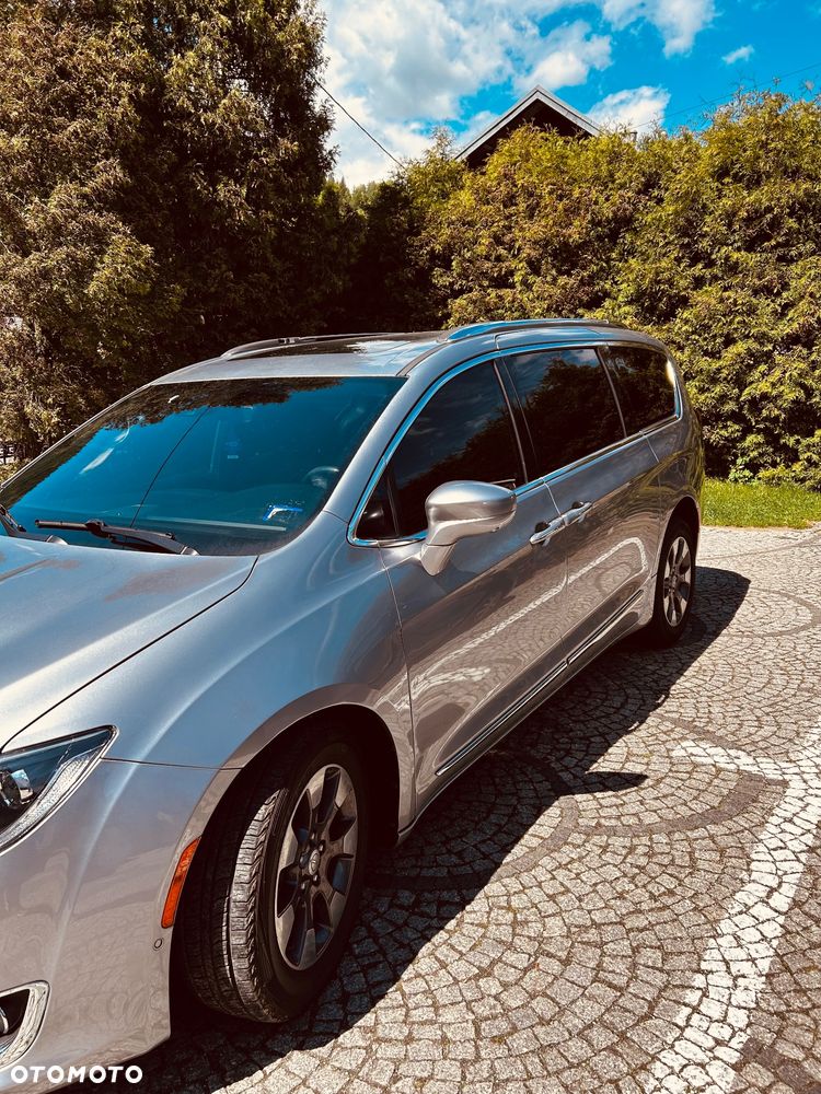 Chrysler Pacifica - 3