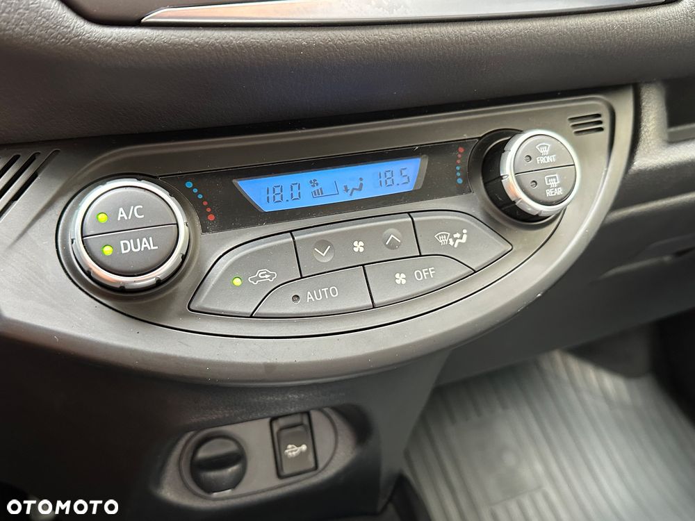 Toyota Yaris 1.5 Premium CVT - 17