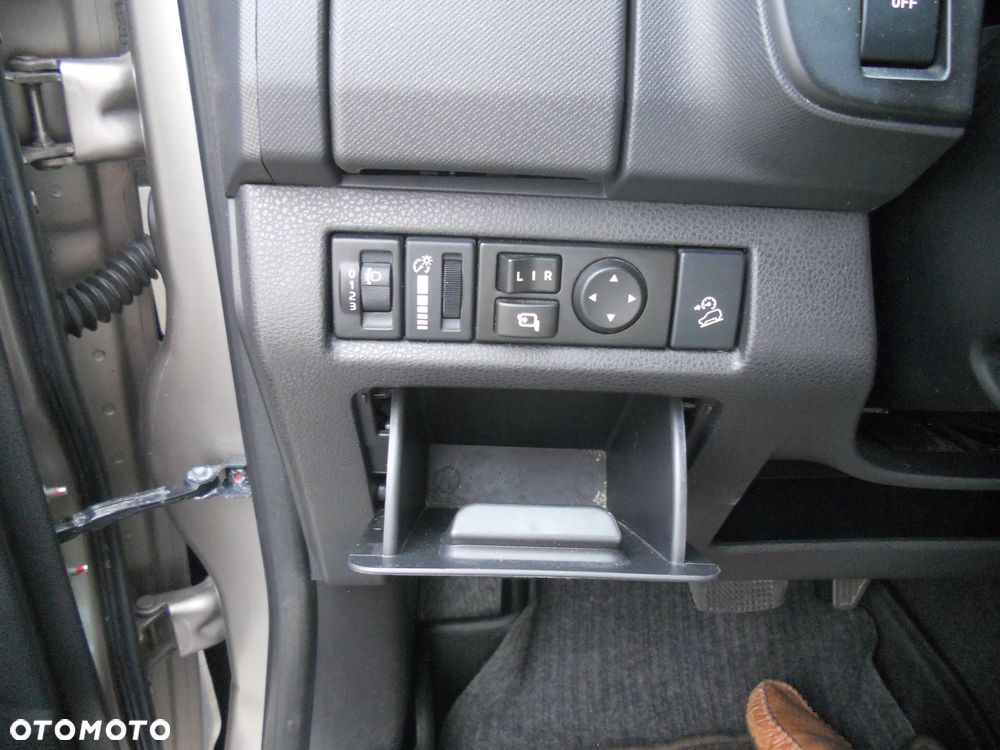 Isuzu D-Max 1.9 EC LS+ - 29