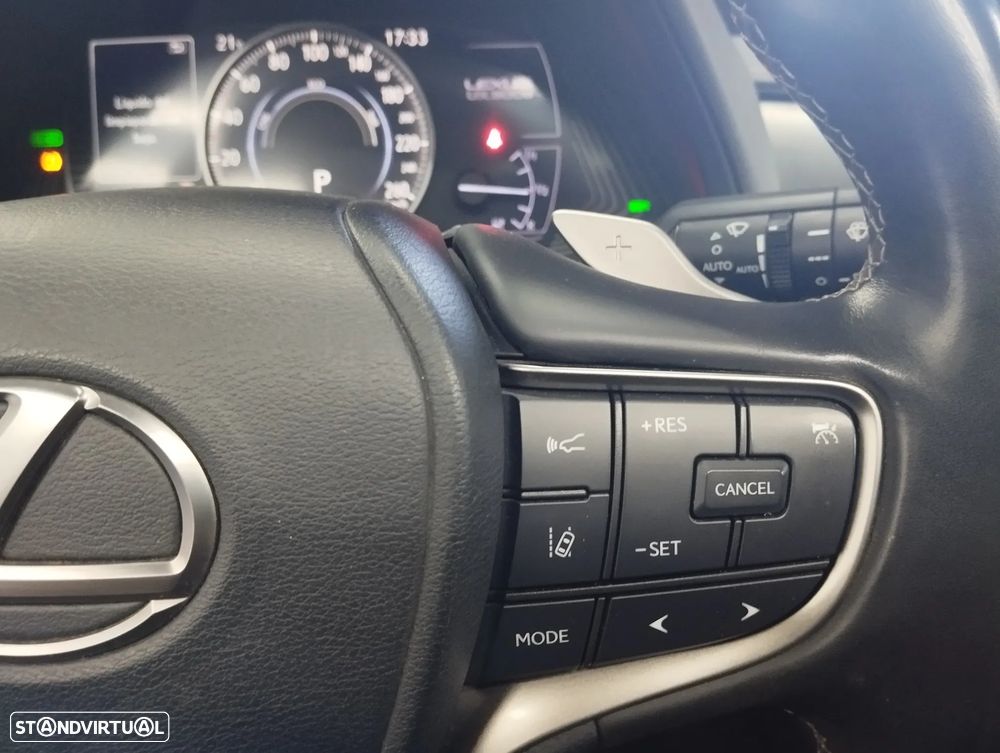 Lexus UX 300e Executive+ - 32