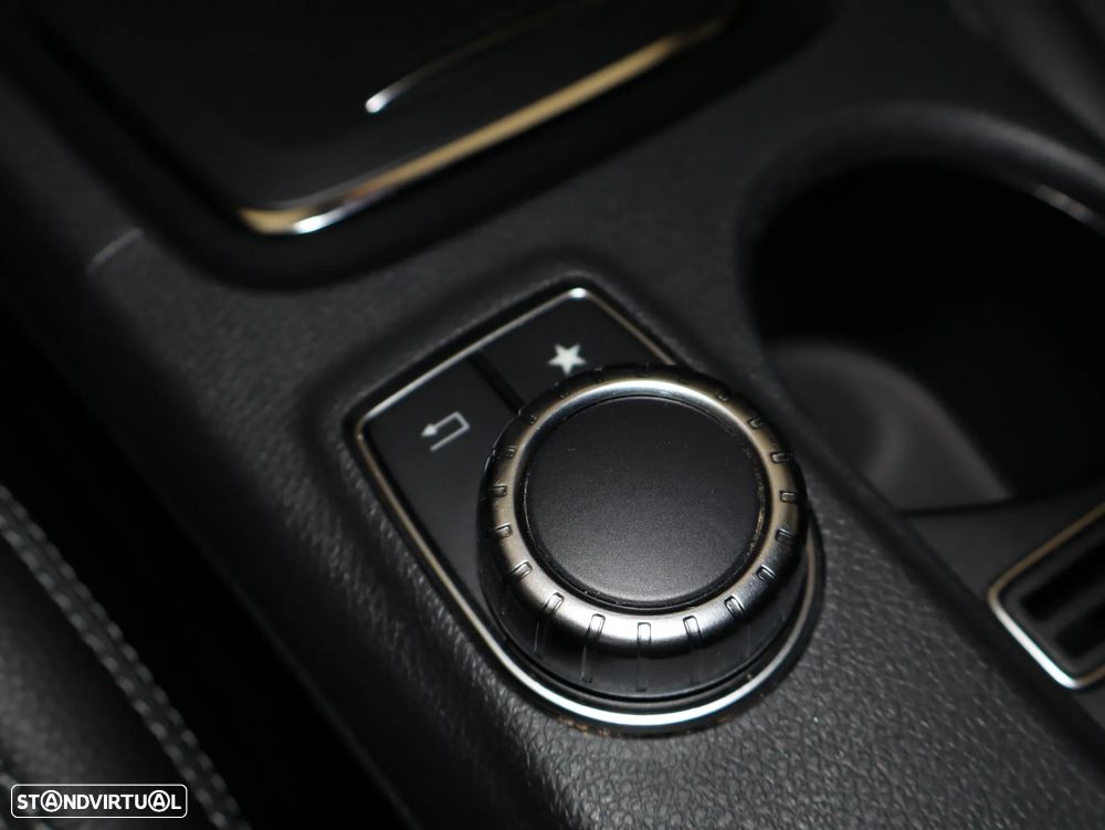 Mercedes-Benz CLA 200 d 7G-DCT Urban - 28