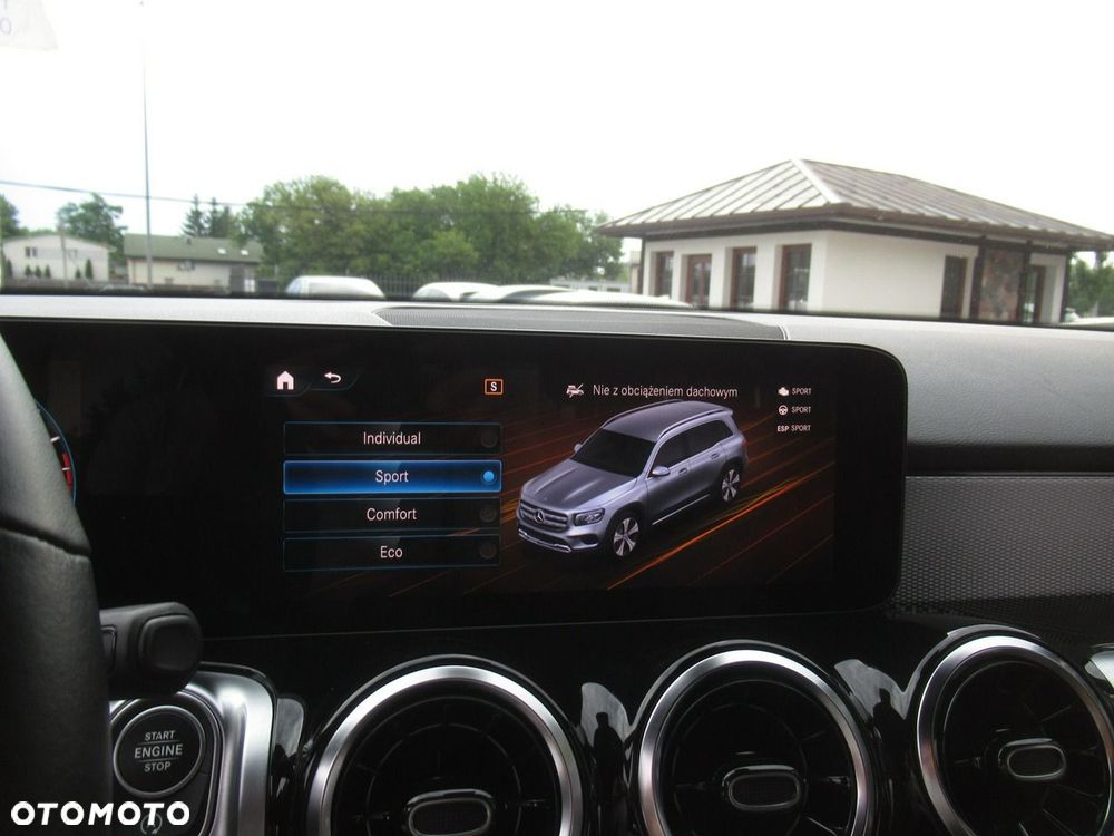 Mercedes-Benz GLB 200 7G-DCT - 24