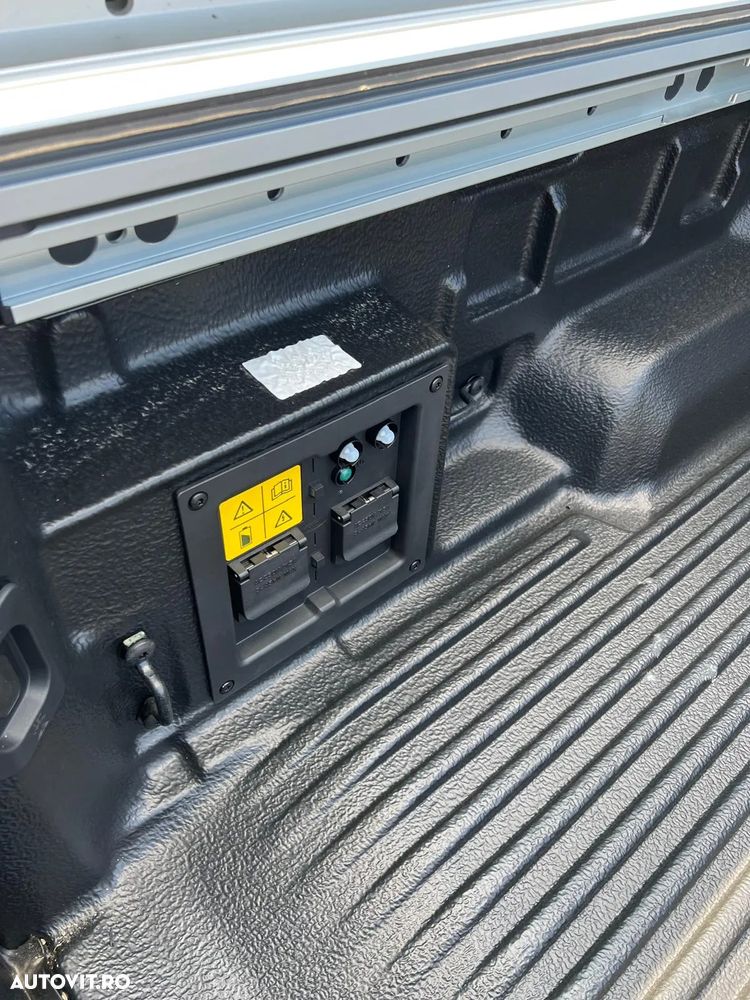 Ford STORMTRAK - 15