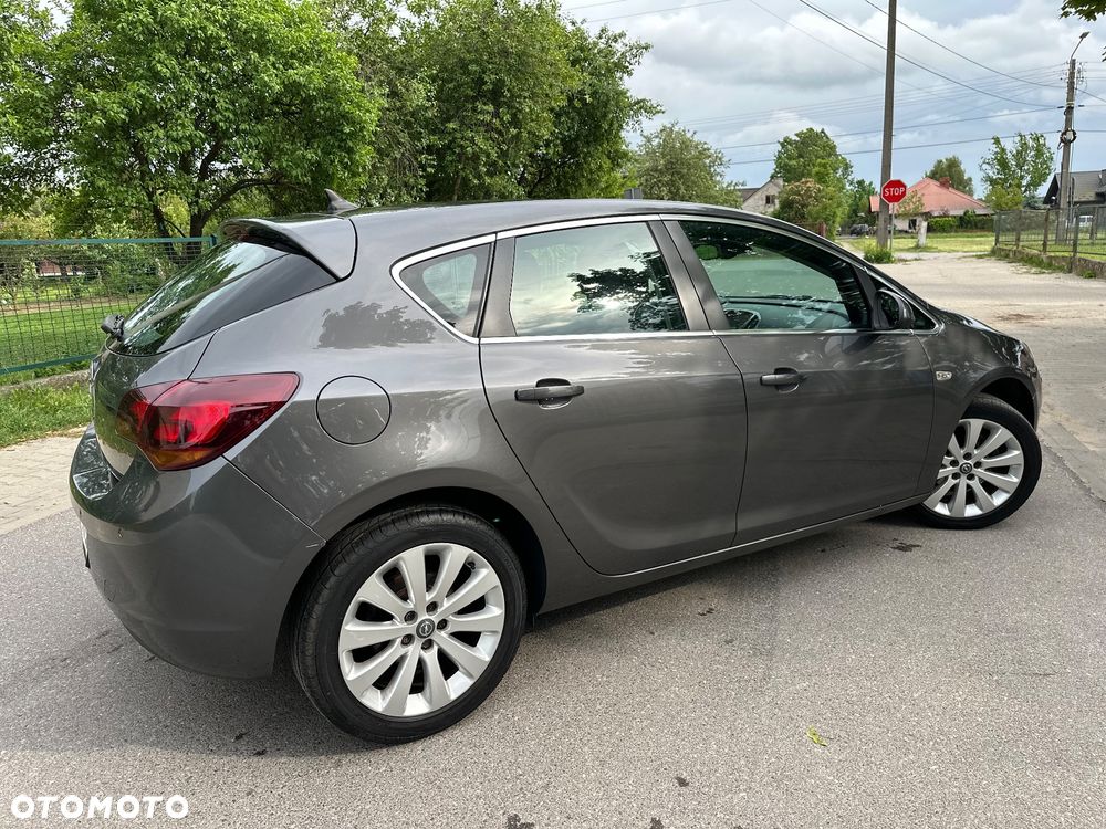 Opel Astra 1.4 T Cosmo - 17