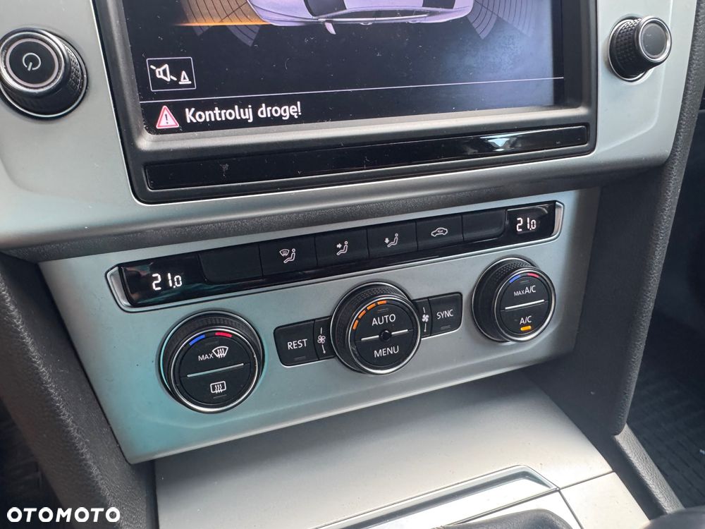 Volkswagen Passat 1.8 TSI BMT Comfortline - 33