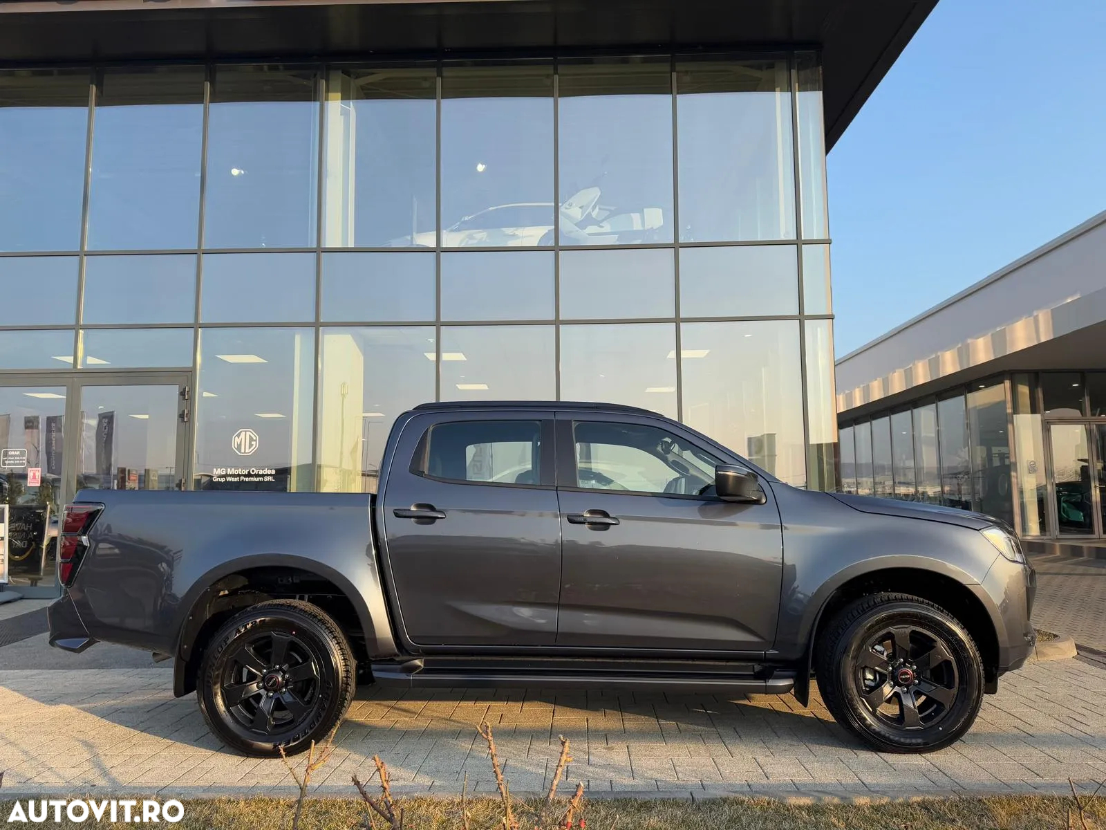 Isuzu D-Max 1.9 DSL 4x4 Double Cab 6AT Executive - 8
