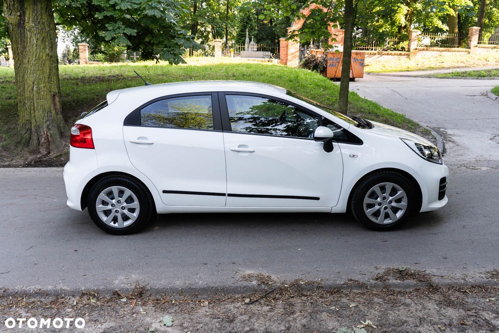 Kia Rio 1.4 L - 9