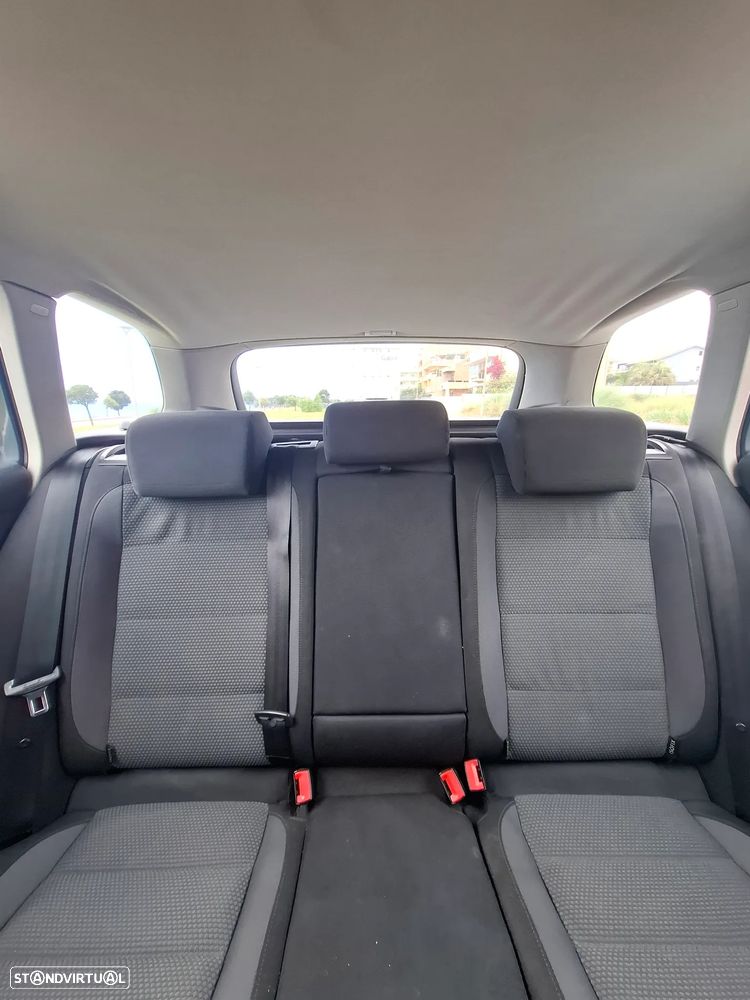 VW Golf Variant 1.6 TDi Confortline - 11