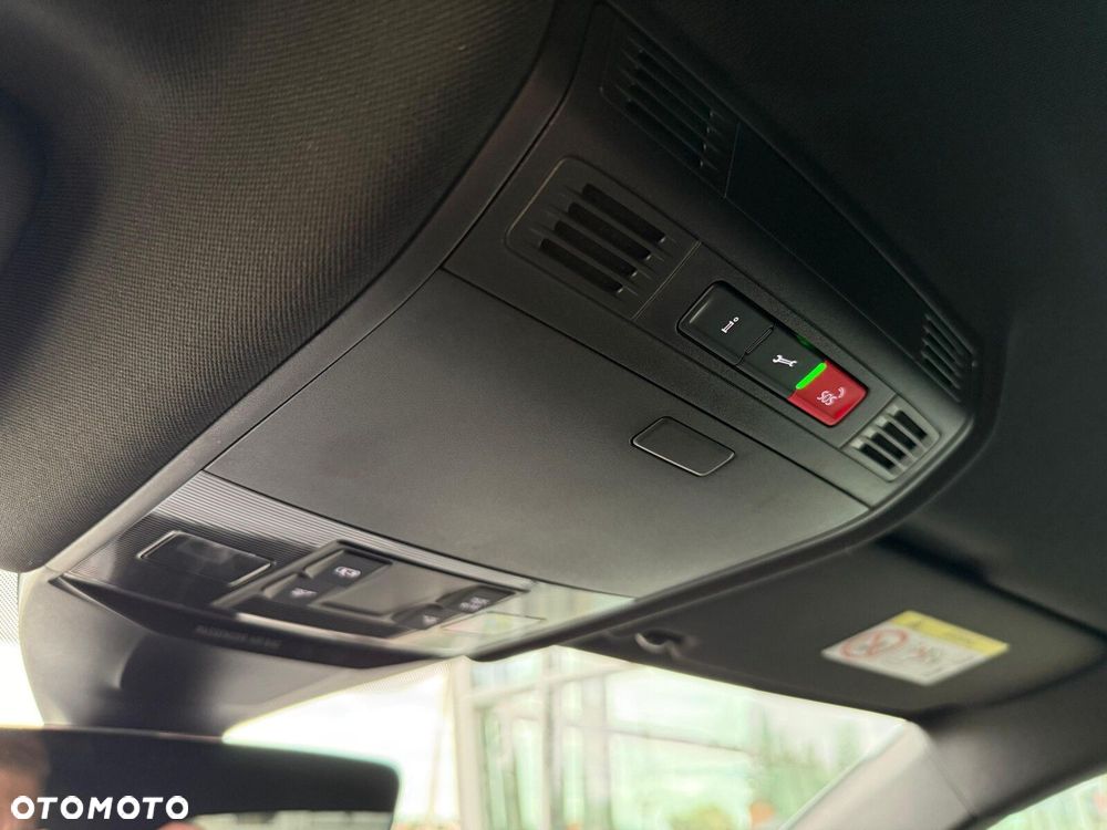 Volkswagen Arteon 2.0 TSI 4Motion R DSG - 32