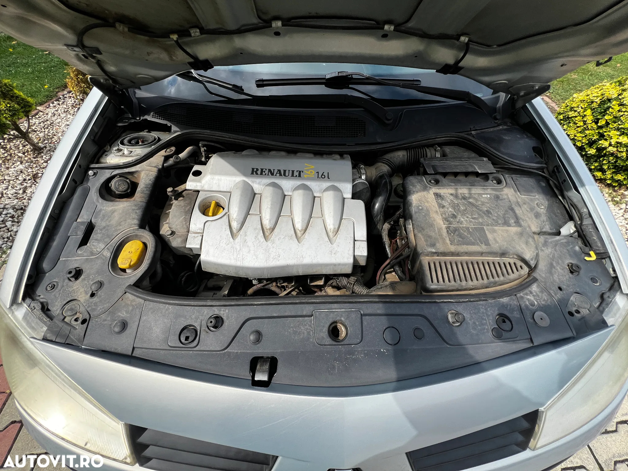 Renault Megane 1.6 Authentique - 9