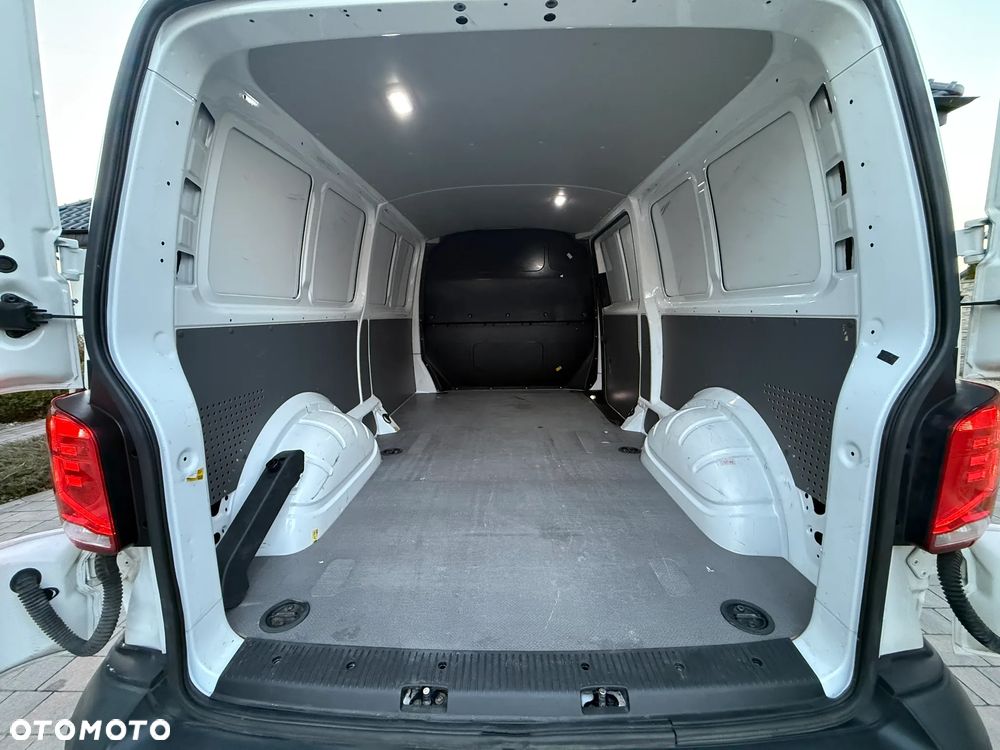 Volkswagen Transporter - 21