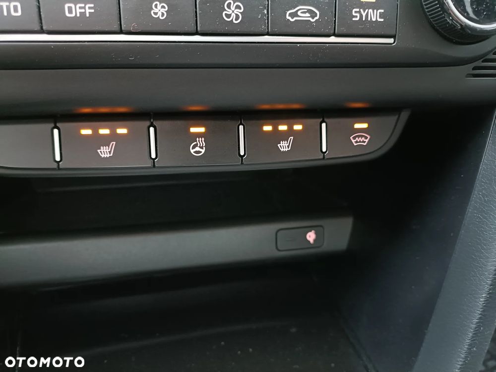 Kia ProCeed 1.5 T-GDI OPF GT LINE - 24