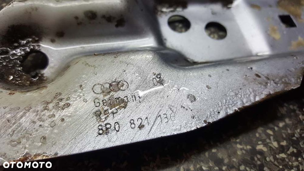 Wspornik Mocowanie Błotnika Audi A3 8P Prawy 8P0821136 - 2