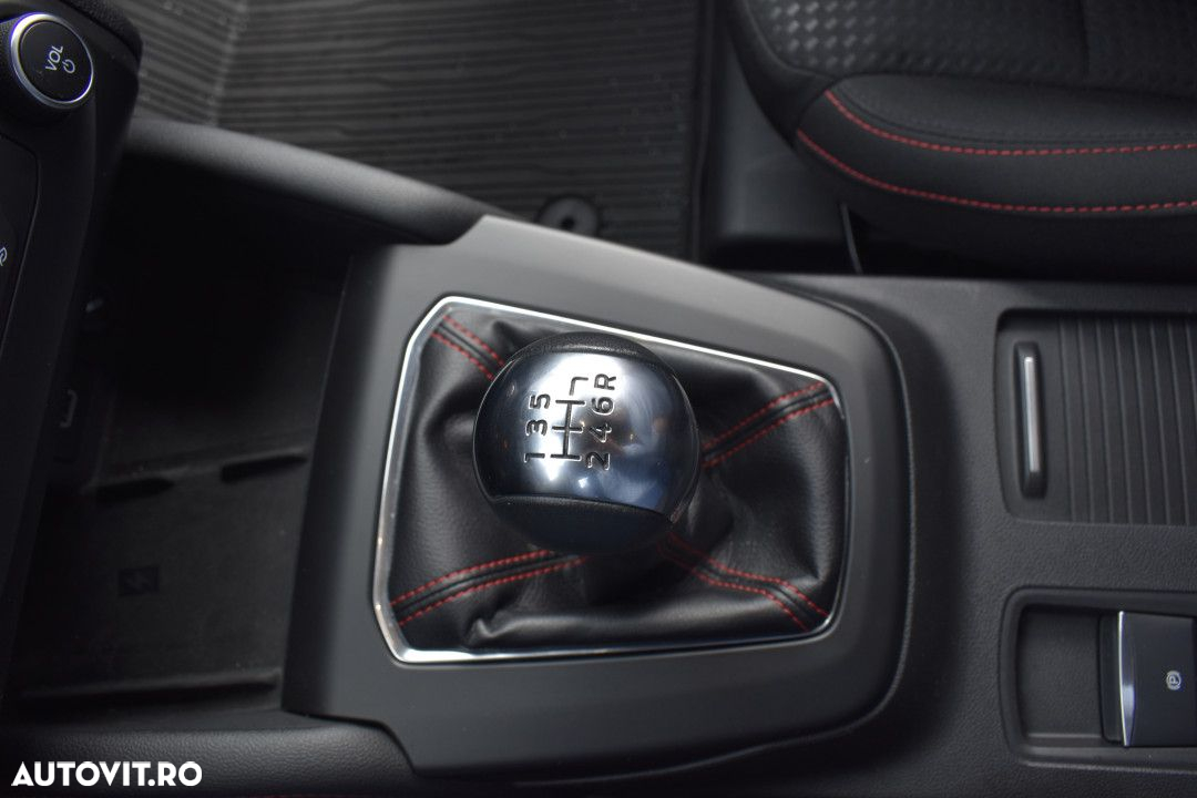 Ford Focus - 28