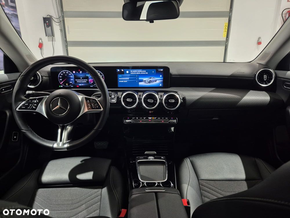 Mercedes-Benz CLA 200 7G-DCT - 10